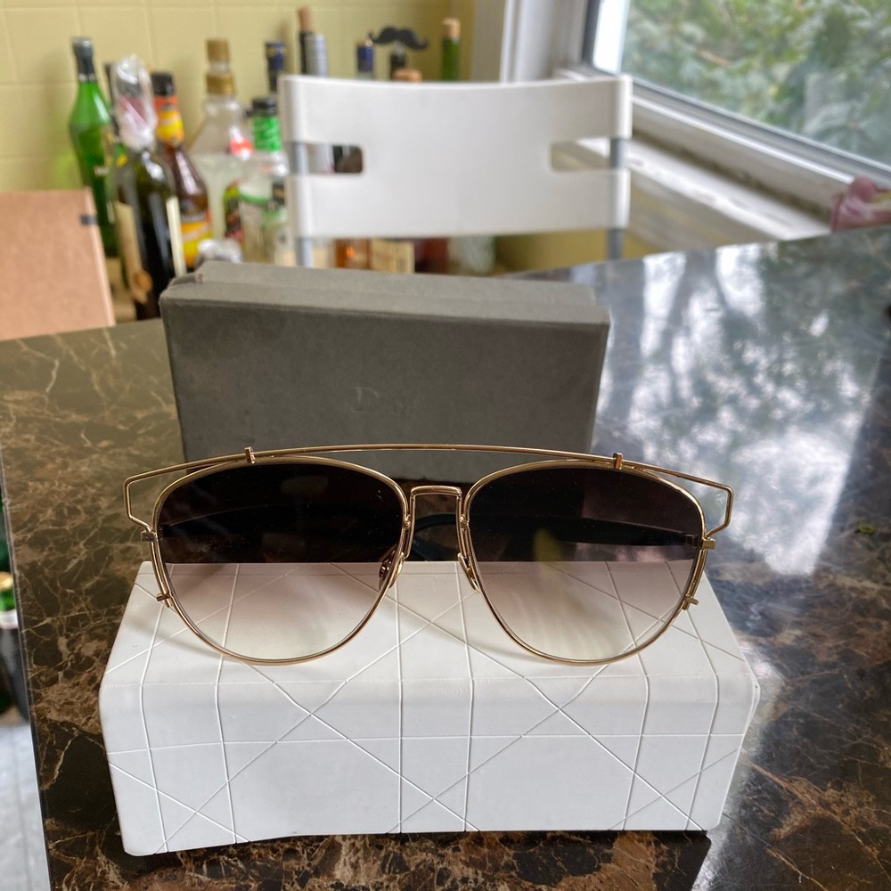 DIOR Technologic